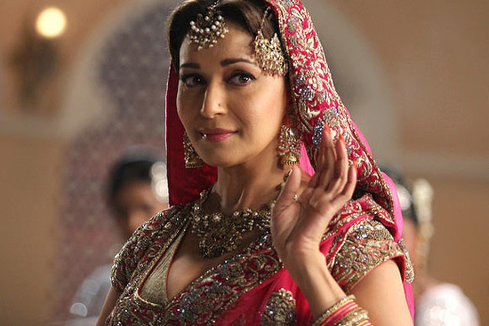 Madhuri Dixit's dancing tribute to Meena Kumari, Mumtaz! - Talk Bollywood