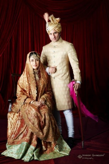 Official-Wedding-Pic-Of-Saif-Kareena-As-Nawab-And-Begum