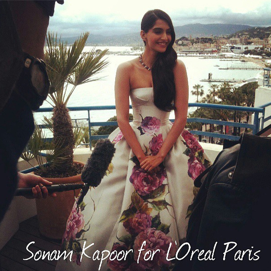 Sonam-Kapoor-Red-Carpet-Day-2-Look-Cannes-2013-Pic
